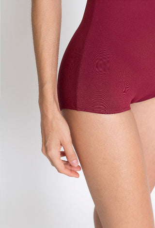 MAIO UNDER BURGUNDY